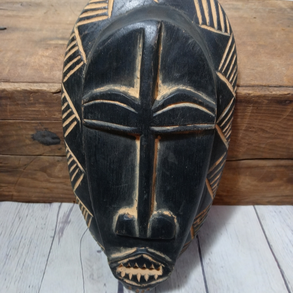 Handmade African face deco